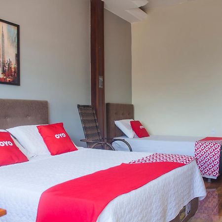 Oyo M&J Hotel Santo Antônio do Descoberto Extérieur photo